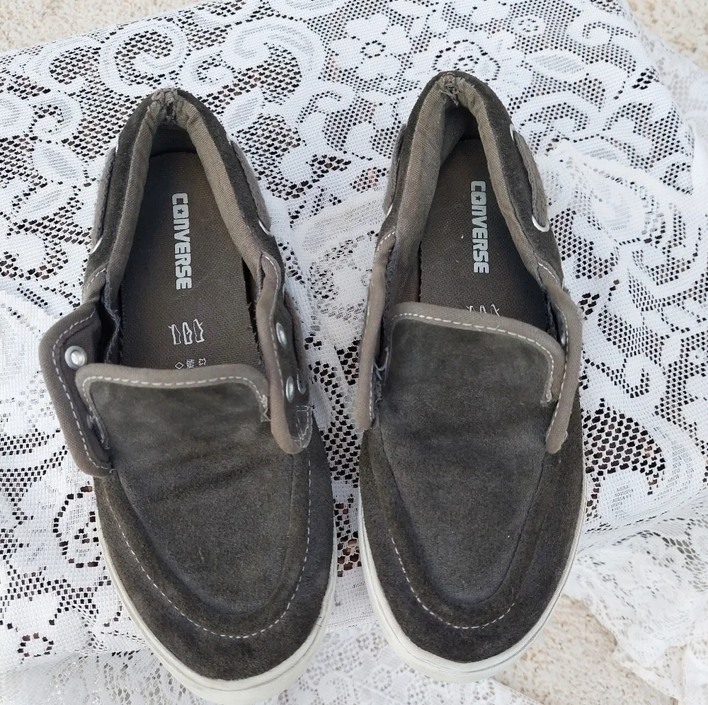 Juniors size 1 All Star Converse Gray Loafer Slip-On Moccasin Boat Shoes